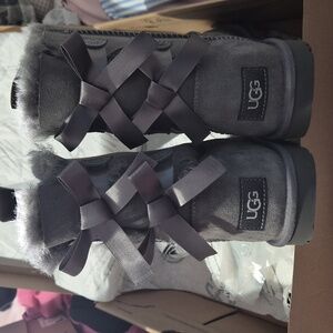 Bailey Bow Uggs Grey